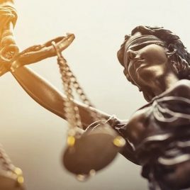 How Dentists Can Ensure That The Lawyer They Hire Is The Right One